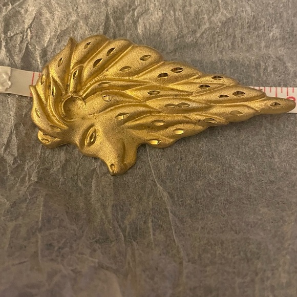 Vintage 1990's burnished & shiny lion brooch. - Picture 14 of 15